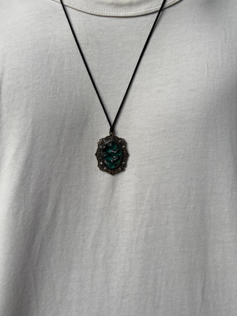 GLOW VINTAGE NECKLACE
