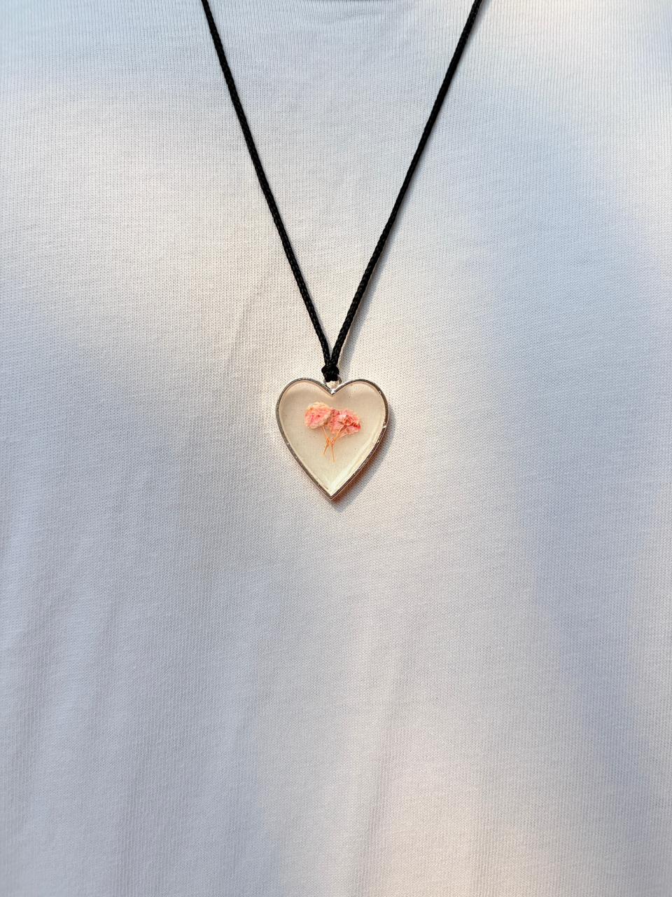 GLOW RESIN HEART NECKLACE