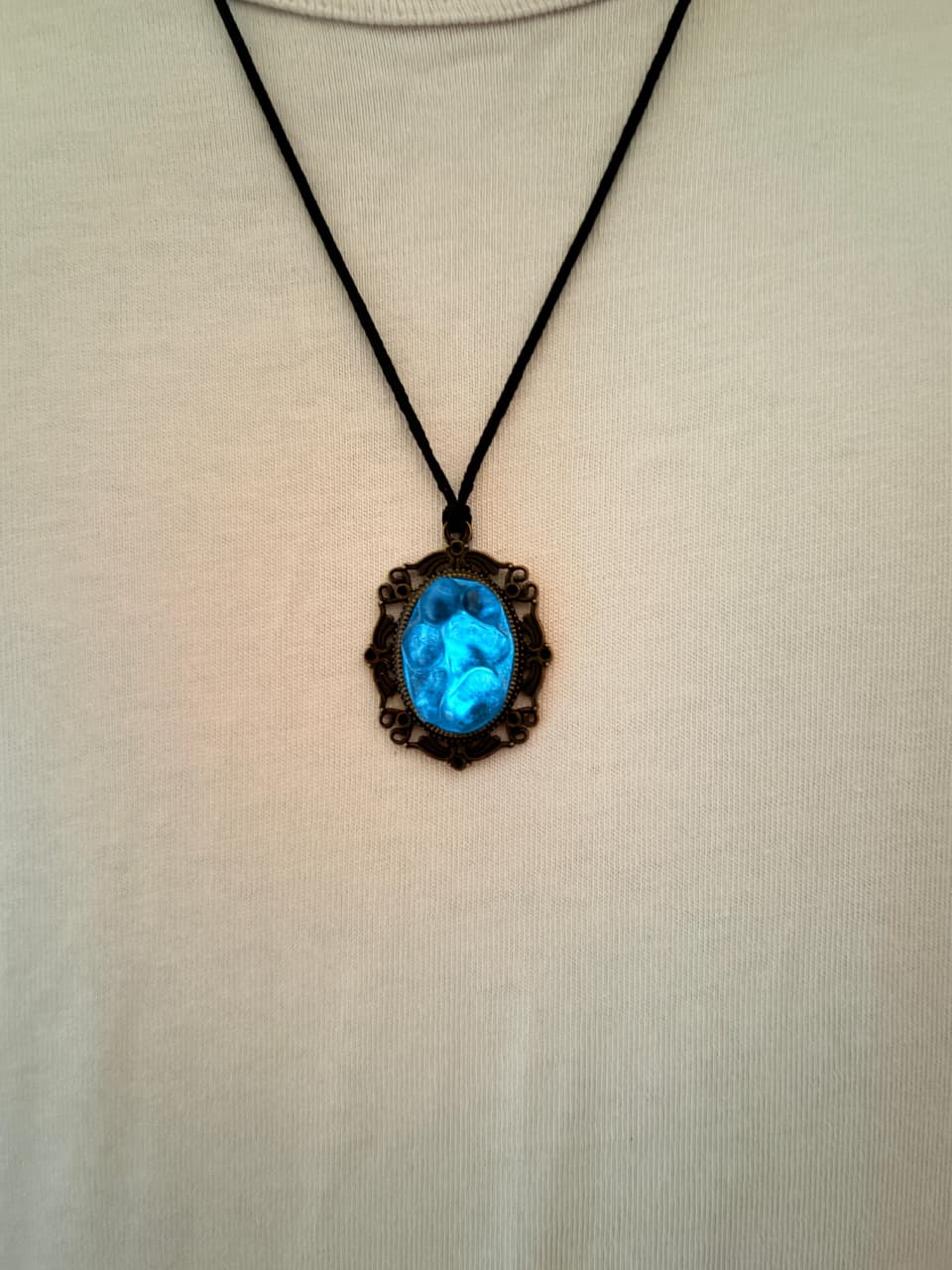 GLOW VINTAGE NECKLACE